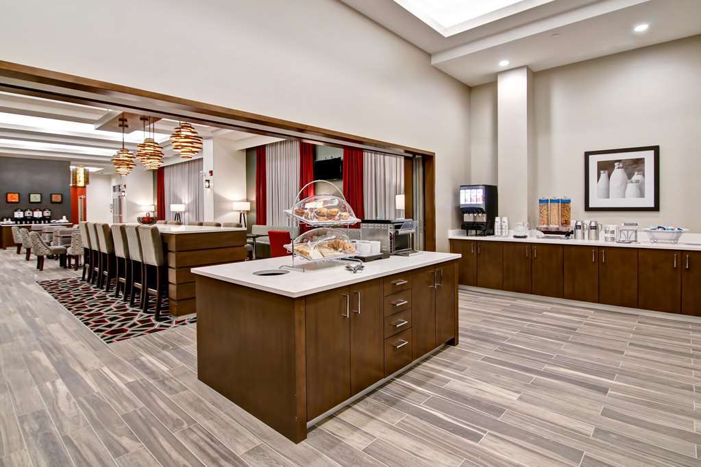 Hampton Inn & Suites By Hilton Grande Prairie Restaurant billede